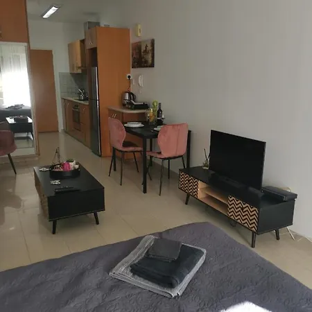 Flat111-adults Only * Limasol